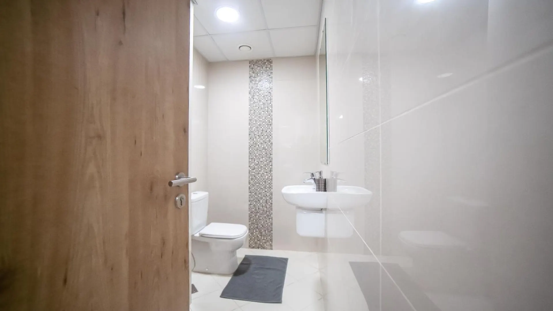 شقة Continental Tower, Dubai Marina - Luton Vacation Homes